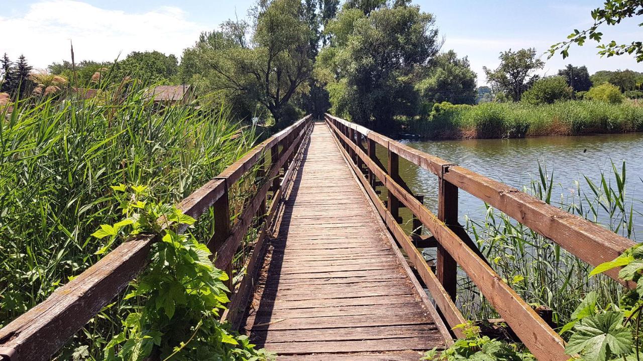 Tassi Halaszcsarda-Karasz Haz Bagian luar foto